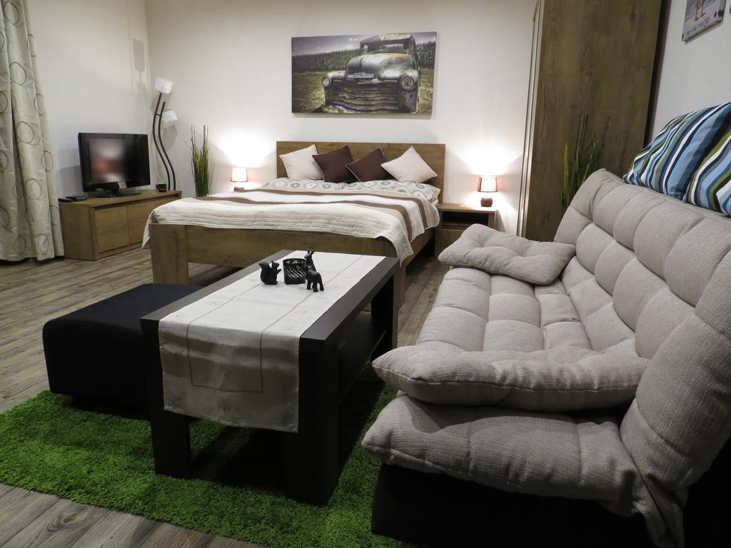 Apartman Route 18 Liptovský Mikuláš Extérieur photo